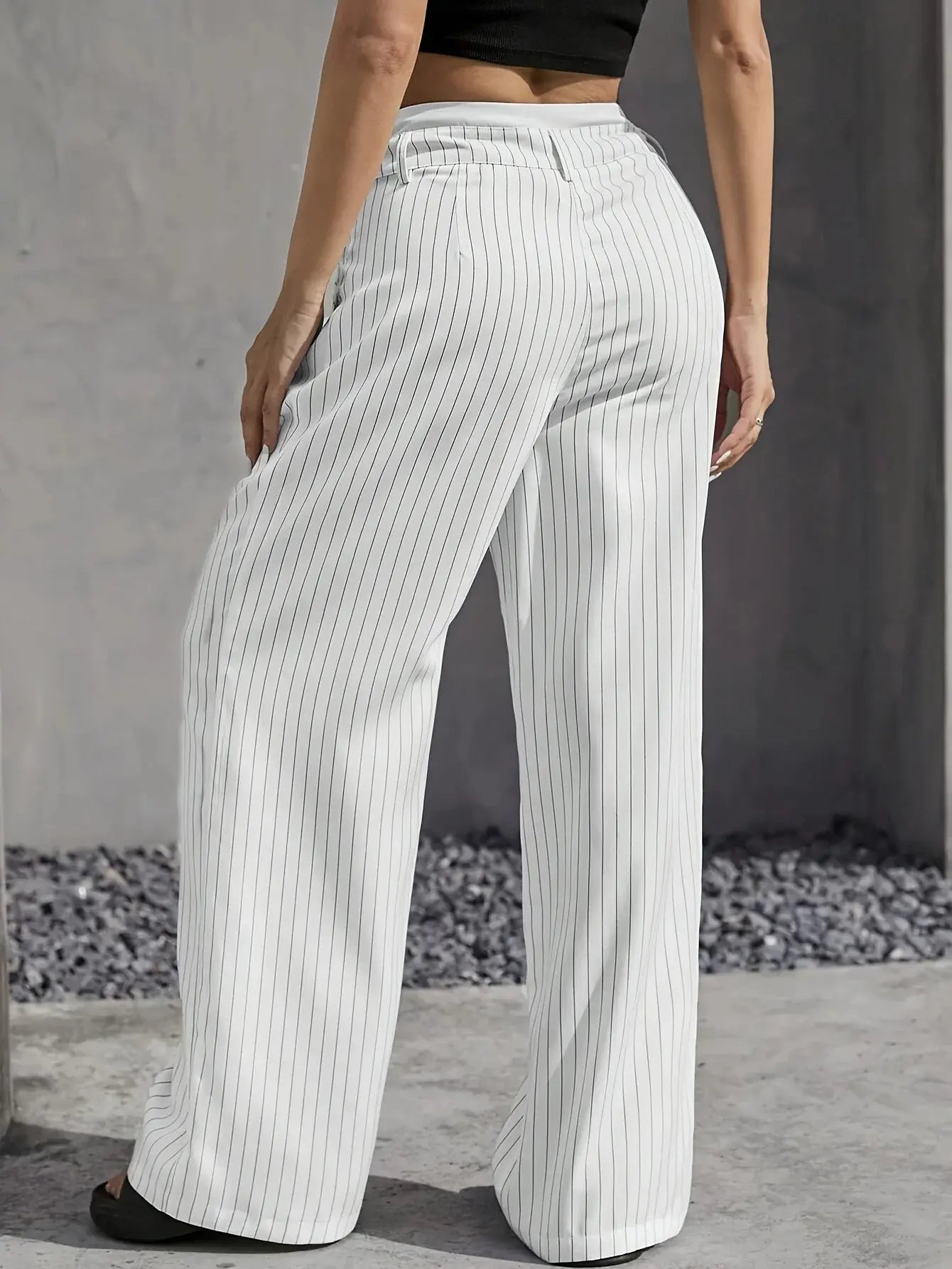 Maria Poznań™ - Eleganckie spodnie w paski z wysokim stanem
